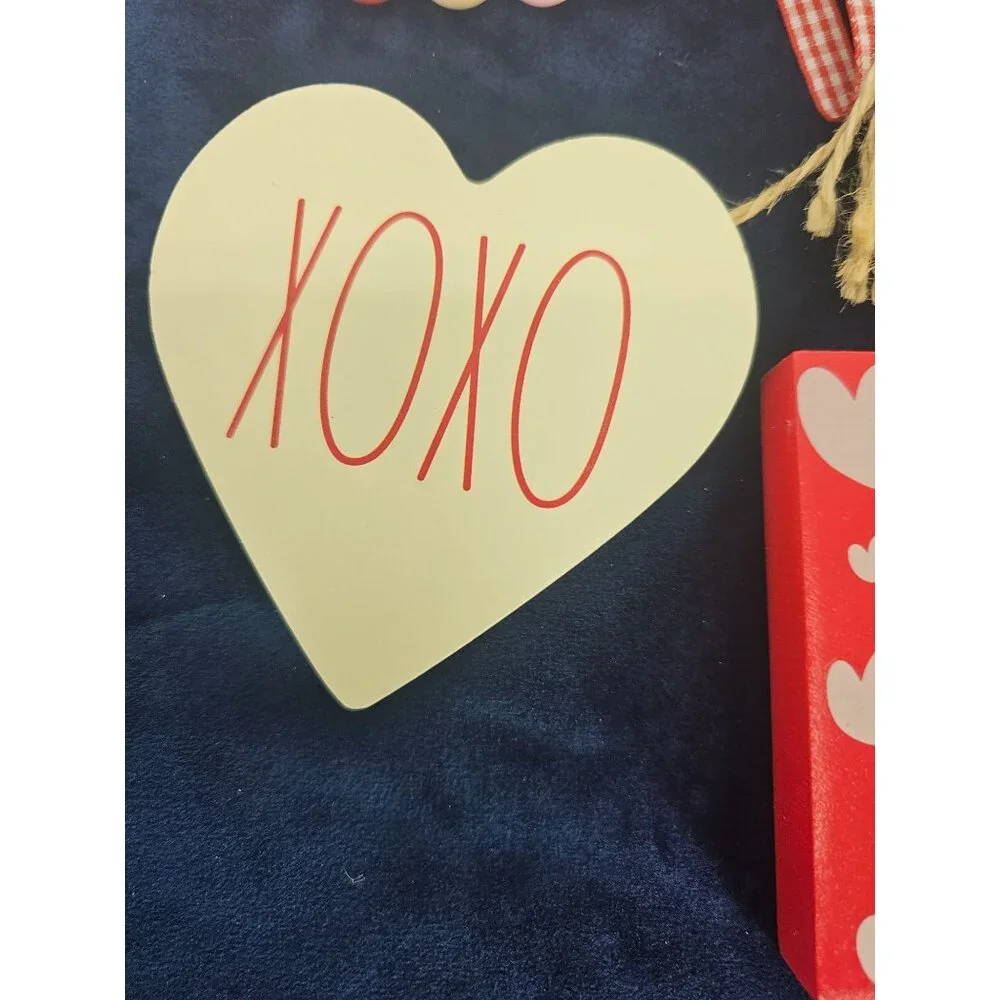 Valentine's Day Wooden Bead Garland Décor Set With Sweetheart XOXO Love & Hearts